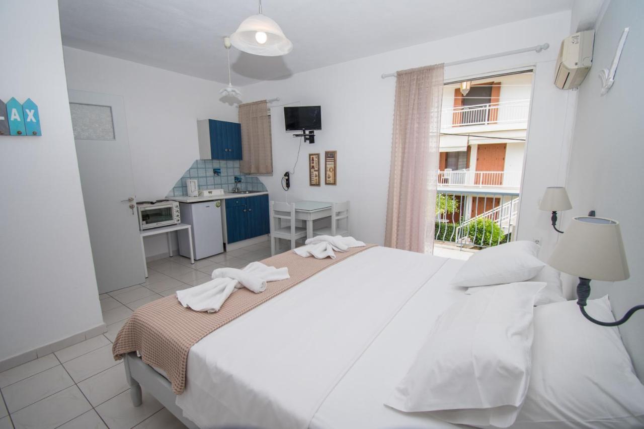 Alexandros Aparthotel Poros Town Exterior photo